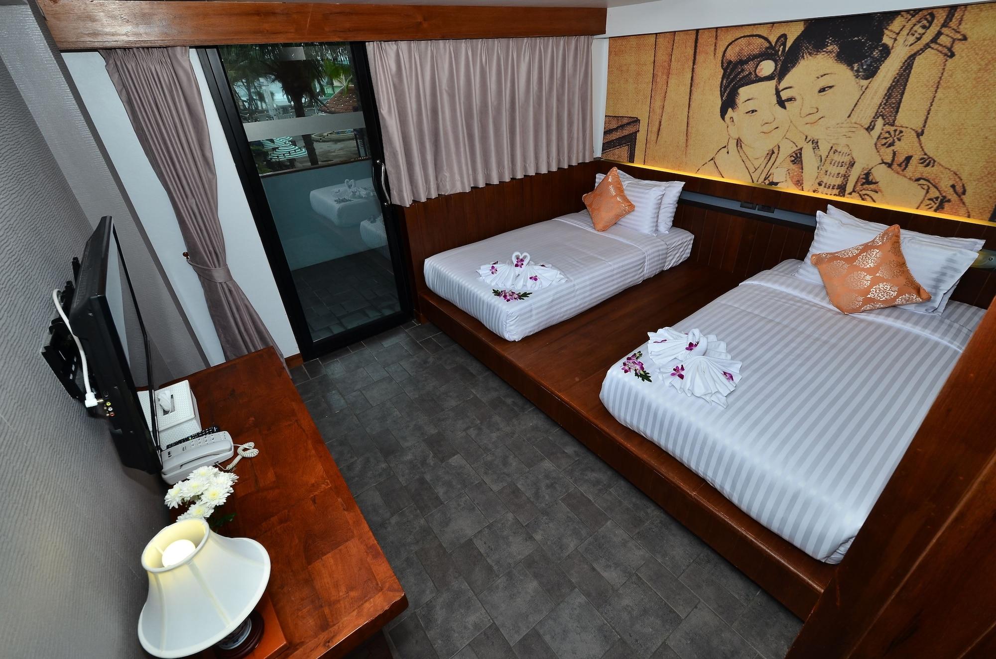 Lap Roi Karon Beachfront By Shanaya ภายนอก รูปภาพ