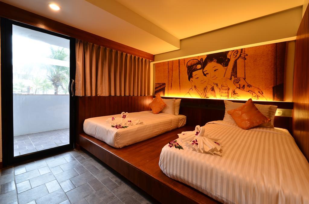 Lap Roi Karon Beachfront By Shanaya ภายนอก รูปภาพ