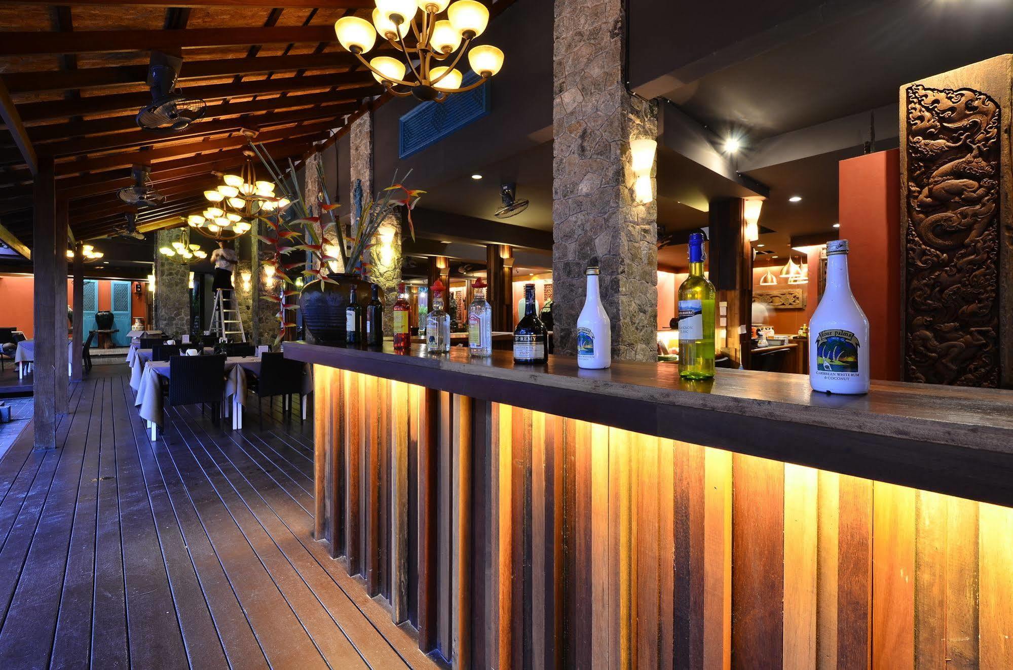 Lap Roi Karon Beachfront By Shanaya ภายนอก รูปภาพ