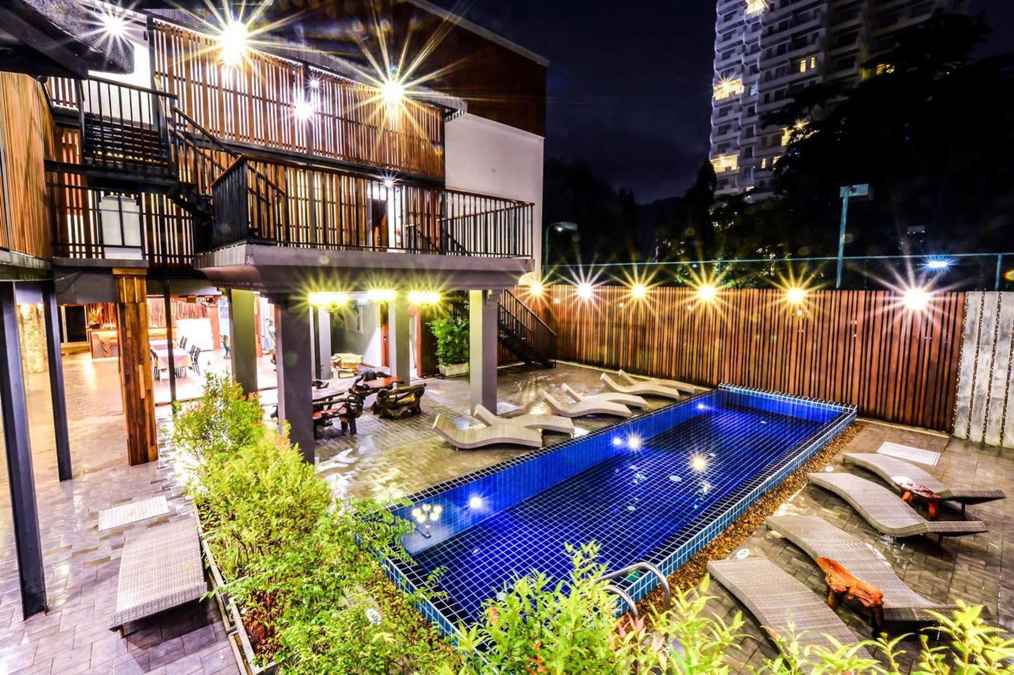 Lap Roi Karon Beachfront By Shanaya ภายนอก รูปภาพ
