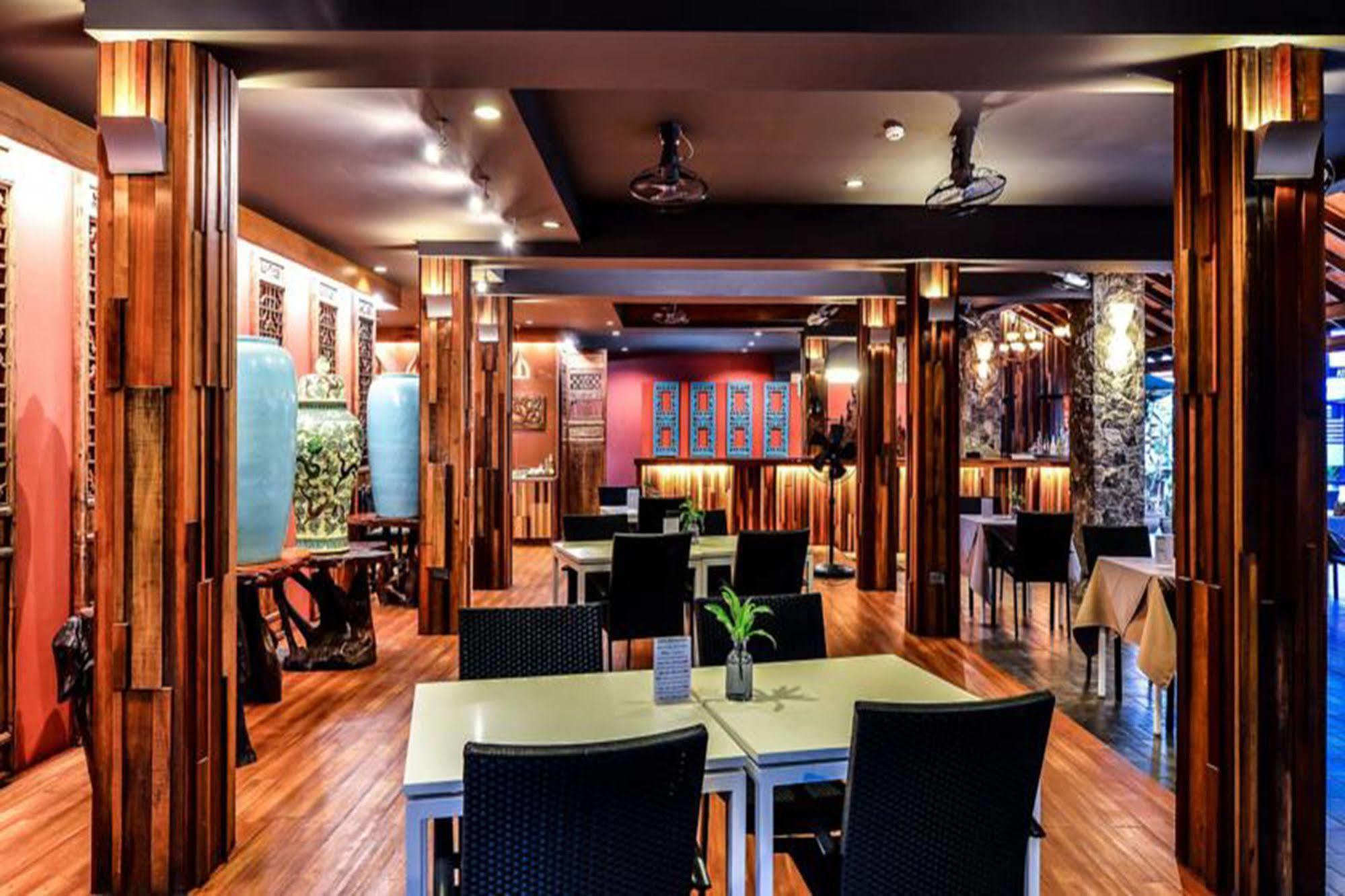 Lap Roi Karon Beachfront By Shanaya ภายนอก รูปภาพ