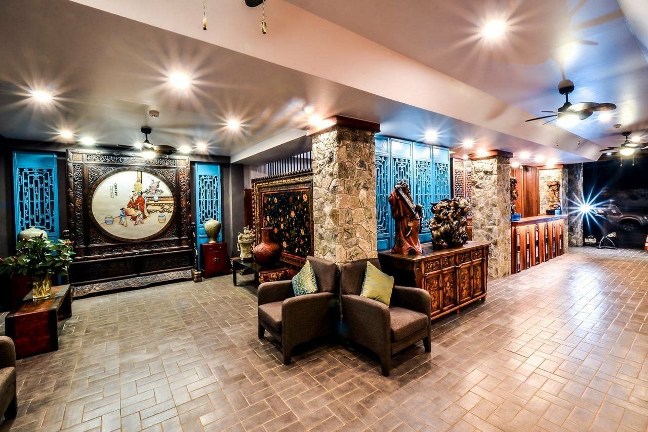 Lap Roi Karon Beachfront By Shanaya ภายนอก รูปภาพ